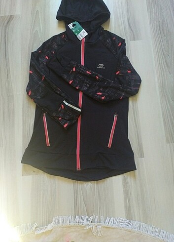 Decathlon orjinal eşortman üstü 