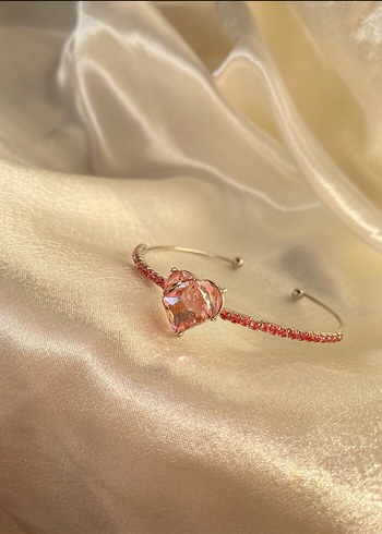 Pembe İşlemeli Pul Detaylı Kadın Bileklik - Görsel 2