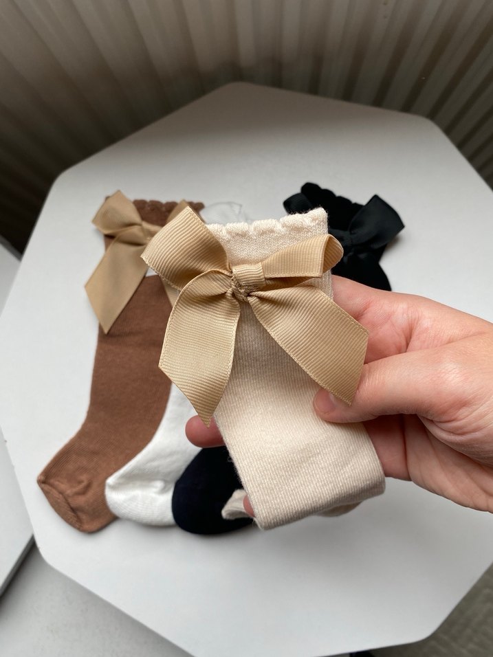 Kız Çocuk Bej Triko Fiyonk Detaylı Çorap - Görsel 2