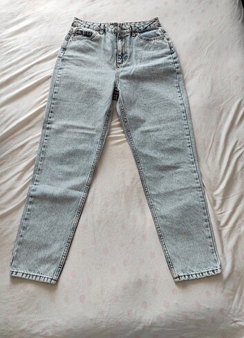 Trendyolmilla Açık mavi yıkamalı yüksek bel mom jeans