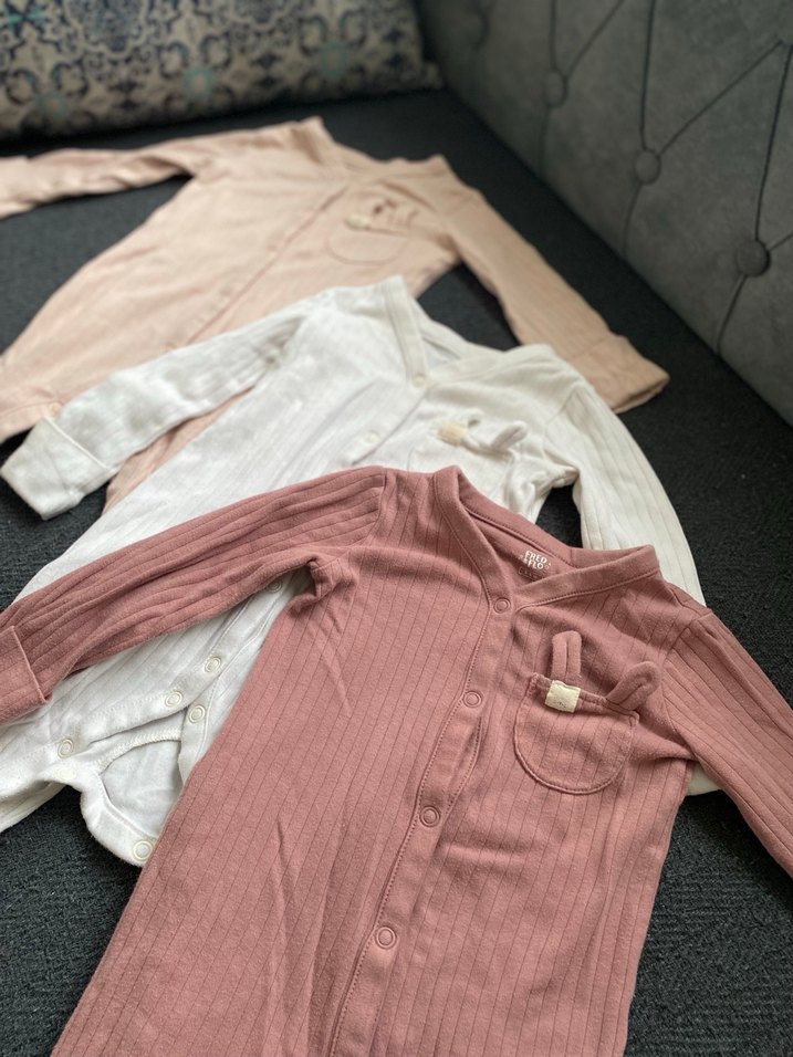 Düğmeli Pembe Bebek Hastane Tulumu - Görsel 2