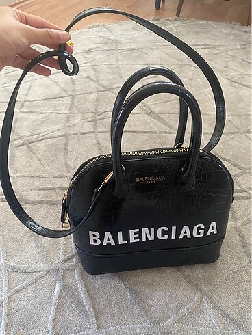 Balenciaga çanta