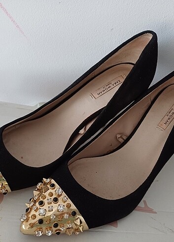 Gold detayli siyah stiletto