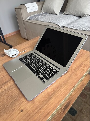 Apple Macbook Air 2013 (Sıfır ayarında, çiziksiz, hatasız ve kutulu)