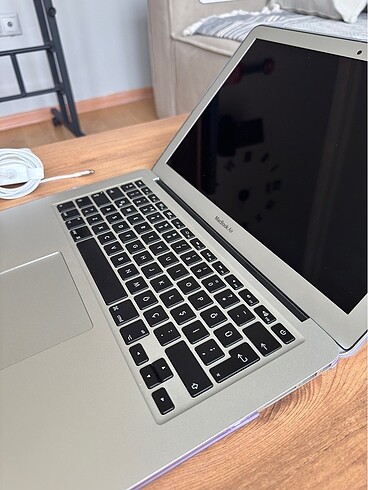  Beden Macbook Air 2013 (Sıfır ayarında, çiziksiz, hatasız ve kutulu)