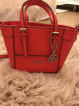Guess Guess en çok satan modeli