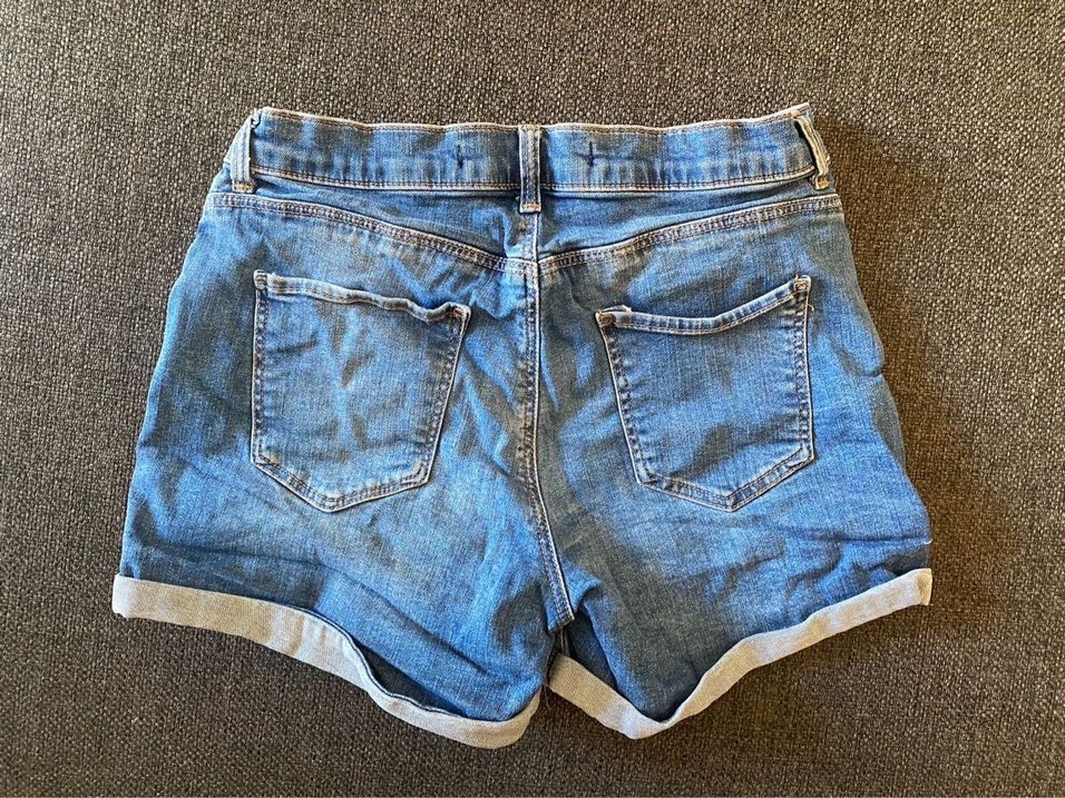 Mavi İşlemeli Düğmeli Mini Kot Şort - Görsel 2