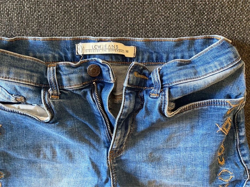 Mavi İşlemeli Düğmeli Mini Kot Şort - Görsel 3