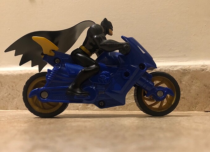  Motorsiklet Batman figürü
