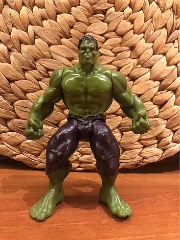 Marvel Hulk figür 16 cm
