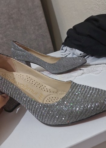 Gri Pliseli Kadın Topuklu Ofis Ayakkabısı - Görsel 2