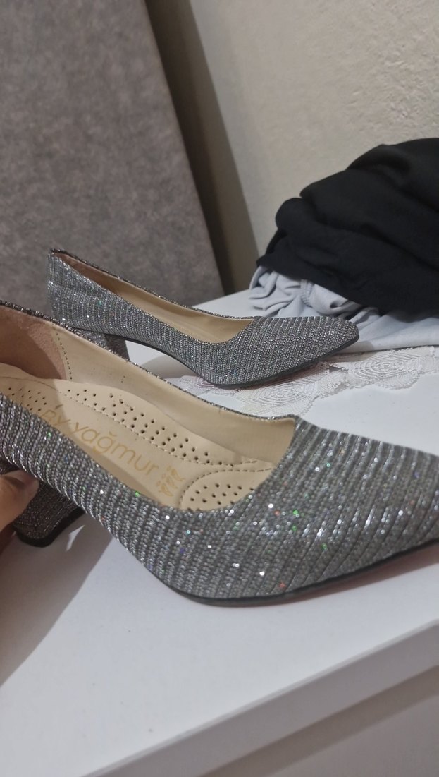 Gri Pliseli Kadın Topuklu Ofis Ayakkabısı - Görsel 2