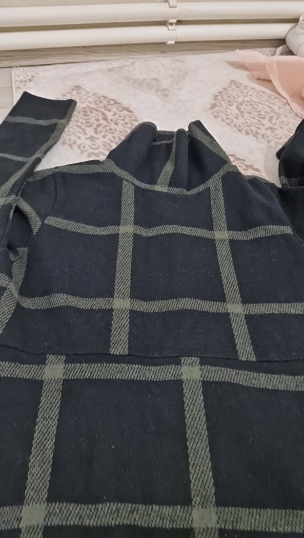 Gri Ekoseli Boğazlı Uzun Örme Kazak - Görsel 2