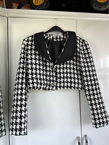 Crop blazer