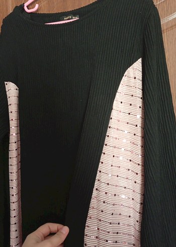 Pileli Siyah Uzun Kollu Uzun Elbise - Görsel 2