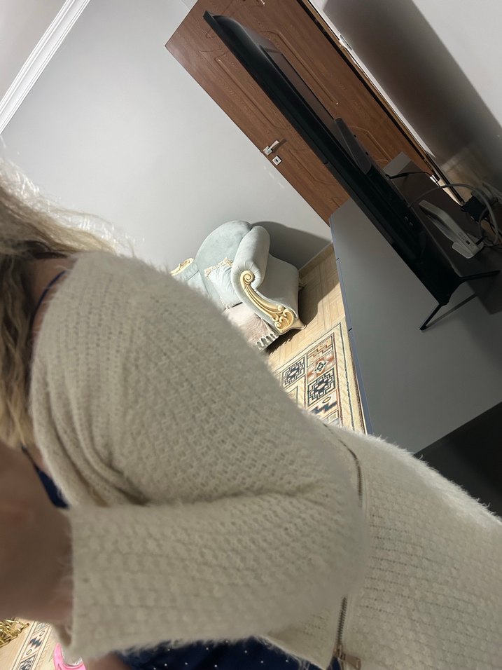 Beyaz peluş hırka - Görsel 3