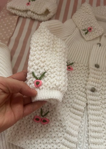 Kız Çocuk Nakışlı Beyaz Triko Takım - Görsel 4