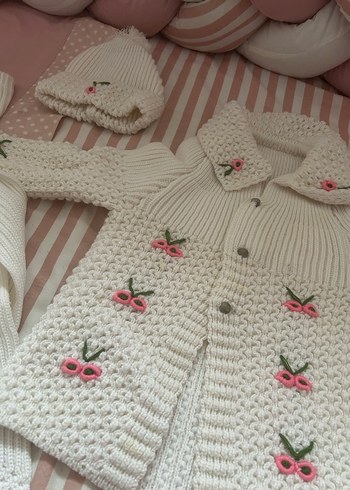 Kız Çocuk Nakışlı Beyaz Triko Takım - Görsel 3