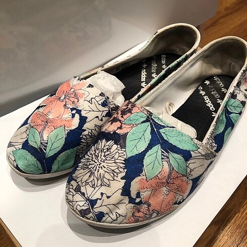 36 Beden Adidas babet ayakkabı