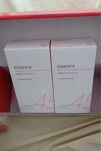 Missha MİSSHA AYDINLATICI ve NEMLENDİRİCİ GÜNEŞ KREMİ SPF45/PA+++ 50 ml