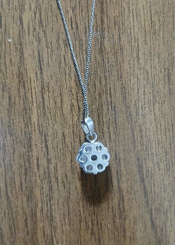 Zincir Detaylı Minimalist Kadın Kolye - Görsel 3