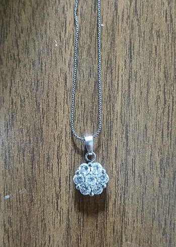 Zincir Detaylı Minimalist Kadın Kolye - Görsel 4