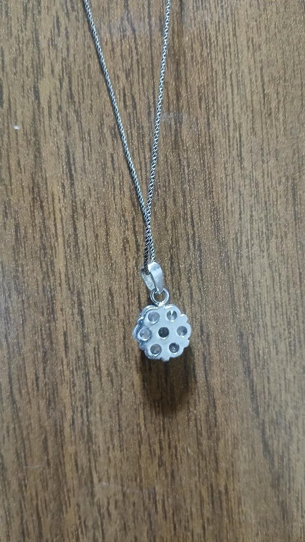 Zincir Detaylı Minimalist Kadın Kolye - Görsel 3