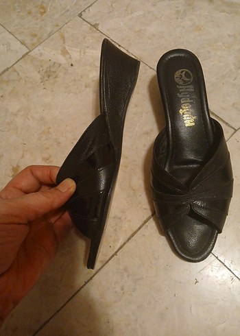 Siyah Kadın Dolgu Topuklu Terlik - Görsel 3