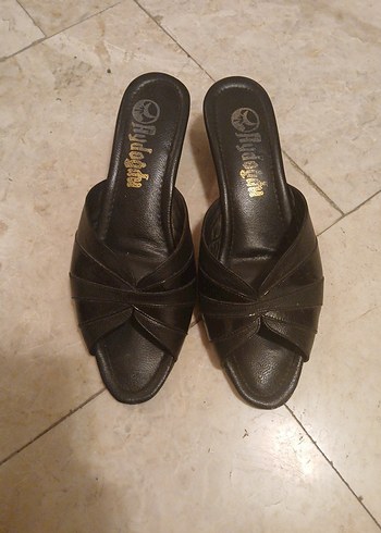 Siyah Kadın Dolgu Topuklu Terlik - Görsel 5