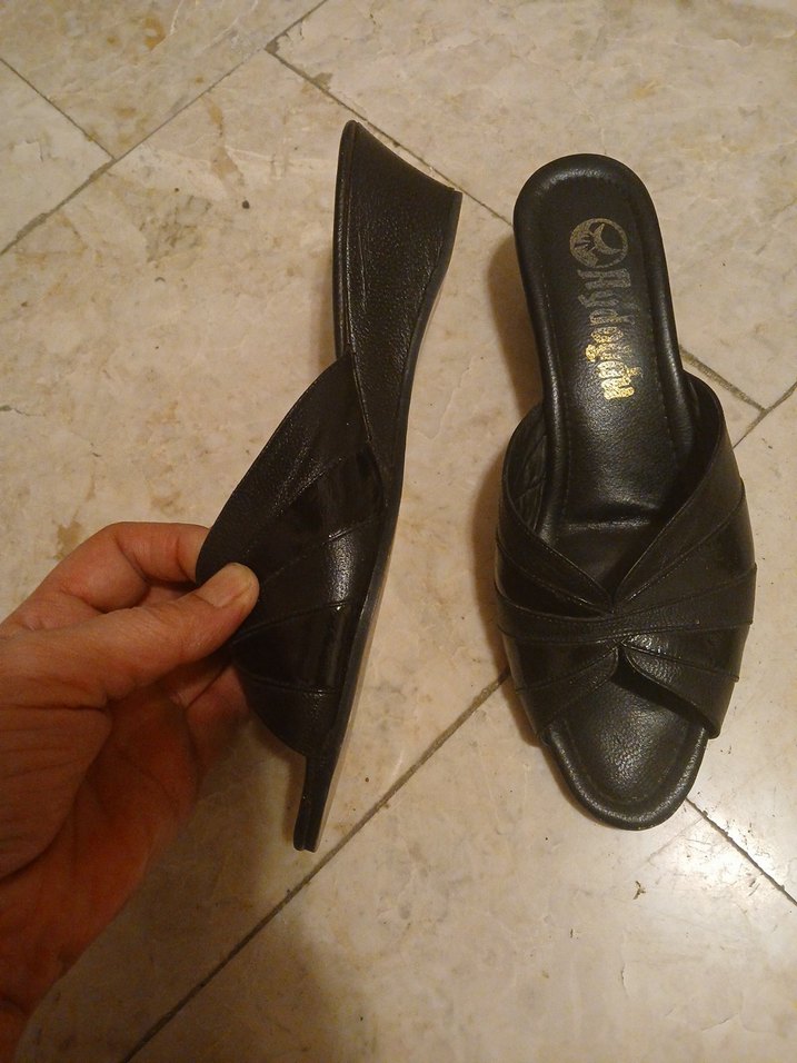 Siyah Kadın Dolgu Topuklu Terlik - Görsel 3