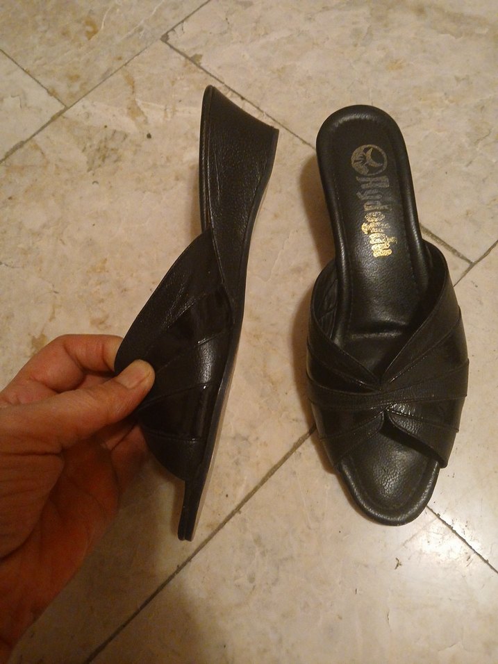 Siyah Kadın Dolgu Topuklu Terlik - Görsel 2