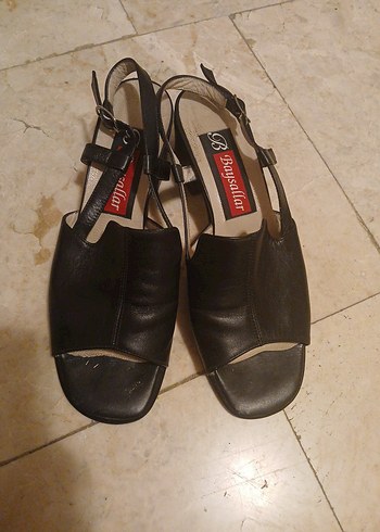 Tokalı Siyah Kadın Dolgu Topuklu Sandalet - Görsel 2