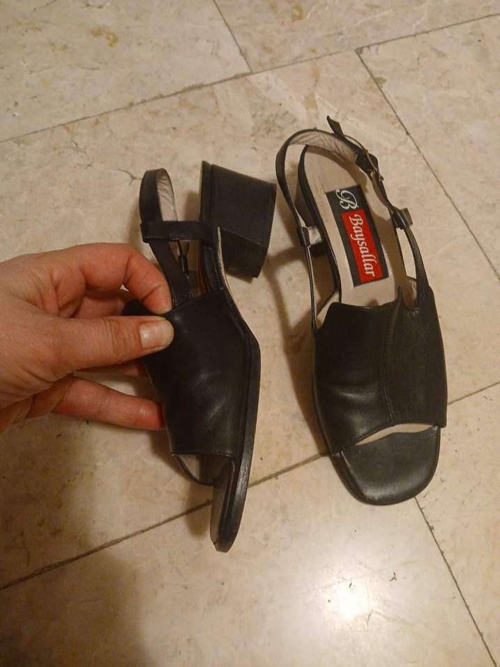 Tokalı Siyah Kadın Dolgu Topuklu Sandalet - Görsel 4