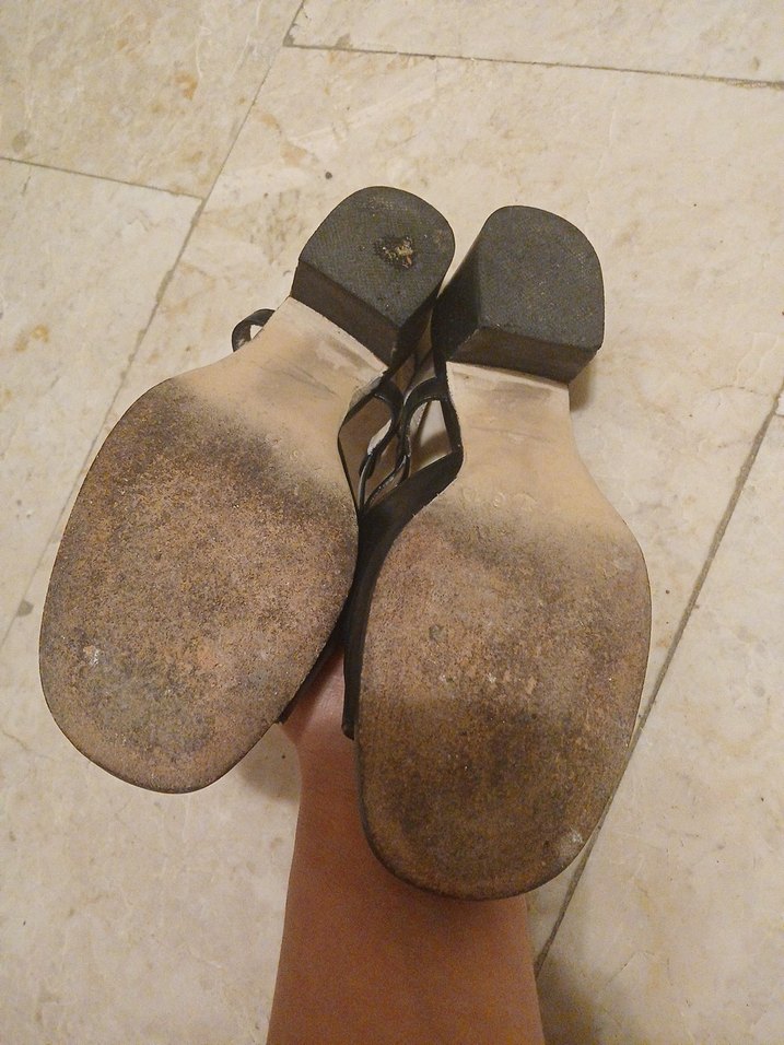 Tokalı Siyah Kadın Dolgu Topuklu Sandalet - Görsel 5