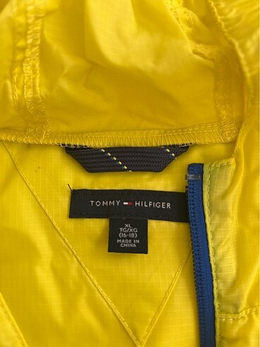 16-17 Yaş Beden sarı Renk Tommy Hilfiger yağmurluk
