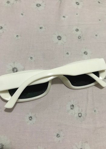 Diğer Beyaz Minimalist Kadın Güneş Gözlüğü