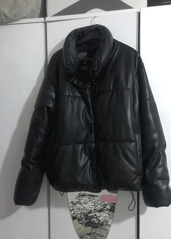 Stradivarius Siyah Suni deri şişme mont - Görsel 6