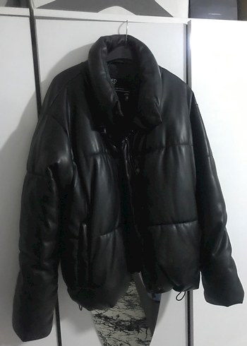 Stradivarius Siyah Suni deri şişme mont - Görsel 2