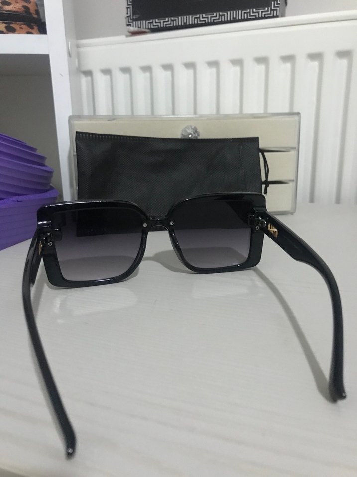 Siyah Klasik Kadın Güneş Gözlüğü - Görsel 5