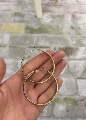 Altın Renk Midi Halka Küpe - Görsel 2