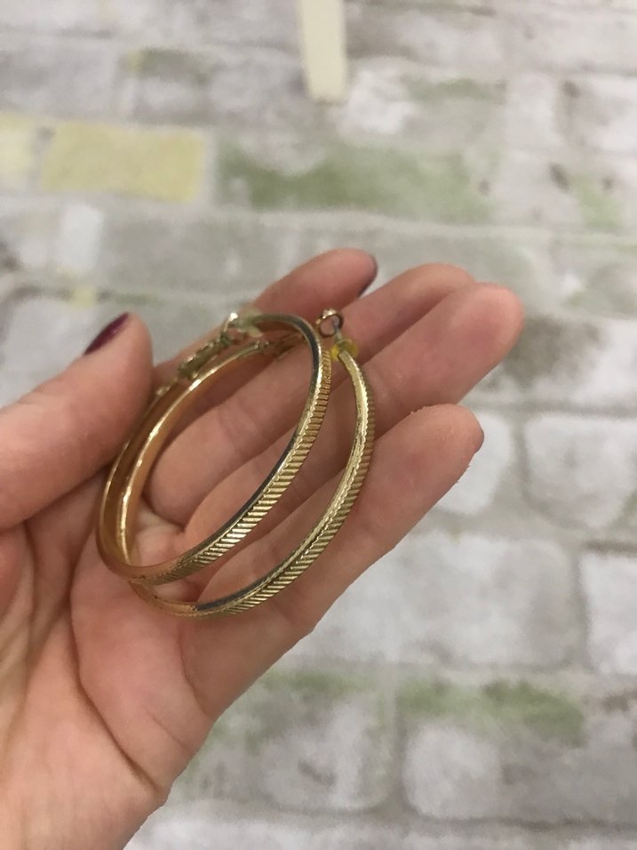 Altın Renk Midi Halka Küpe - Görsel 3