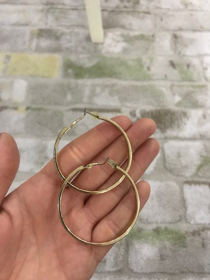 Altın Renk Midi Halka Küpe - Görsel 2