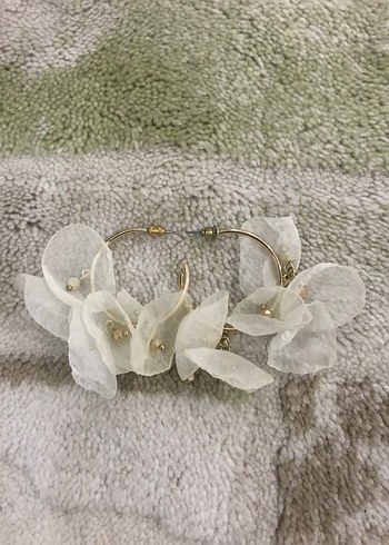 Dantel Detaylı Beyaz Midi Halka Küpe - Görsel 3