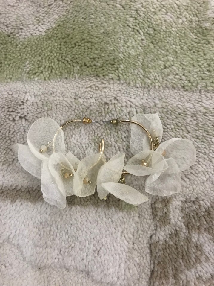 Dantel Detaylı Beyaz Midi Halka Küpe - Görsel 3