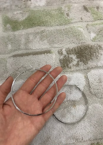 Gri Büyük halka küpe - Görsel 4