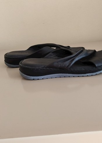 Siyah Dolgulu Topuklu Kadın Terlik - Görsel 5