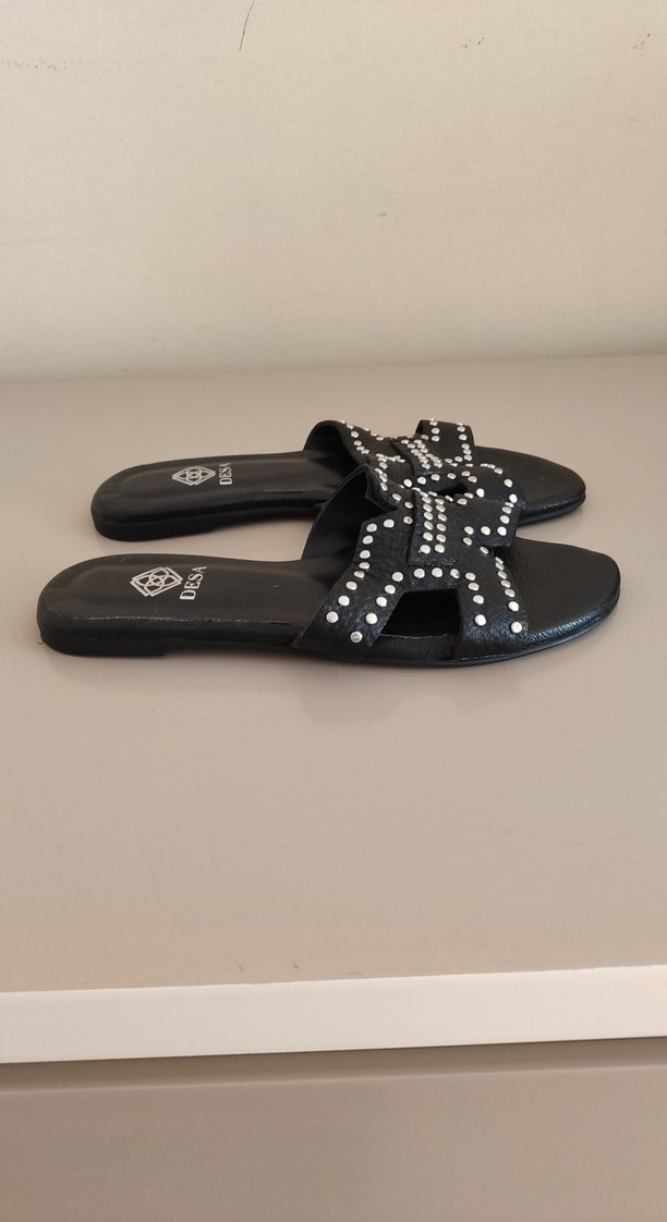 Siyah Yılan Desenli Tokalı Kadın Terlik - Görsel 4