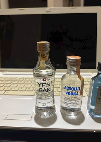 Alkol şişeleri. 5cl. 4 adet kapalı. - Görsel 3