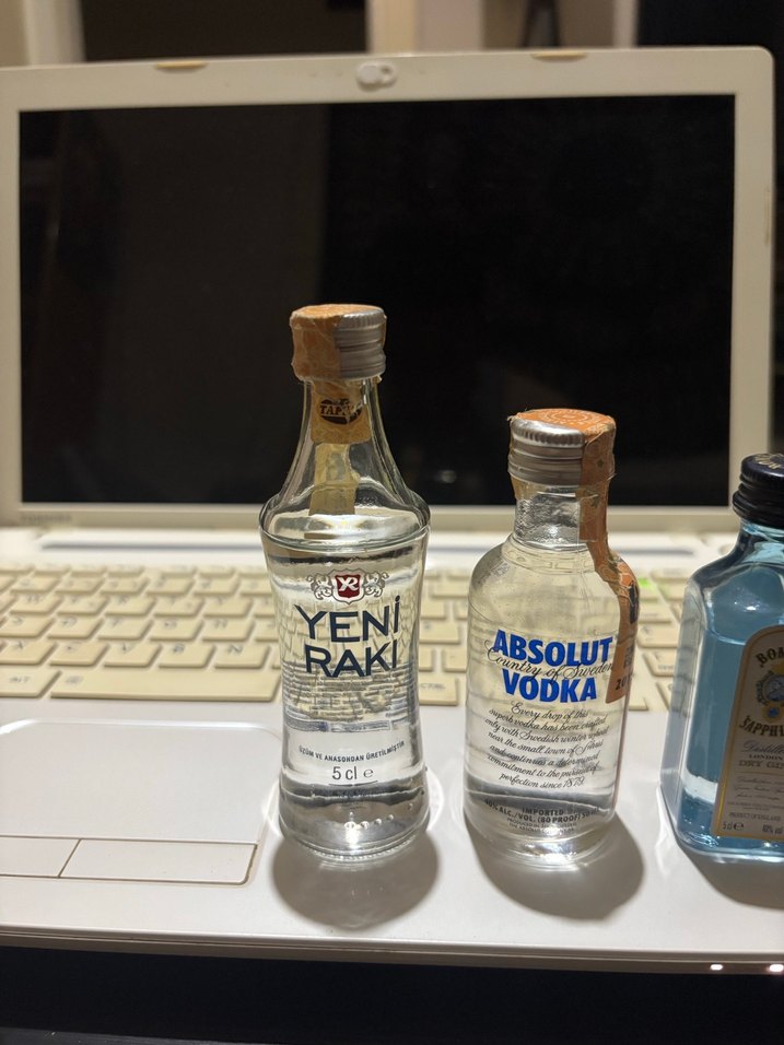 Alkol şişeleri. 5cl. 4 adet kapalı. - Görsel 3