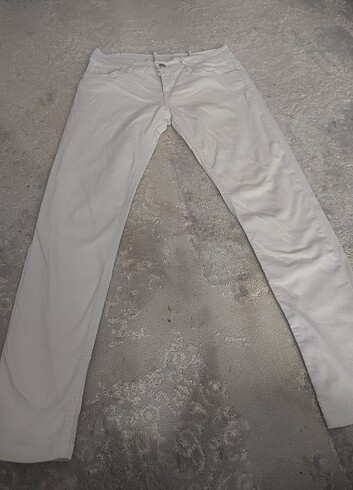 Beyaz skinny pantolon 